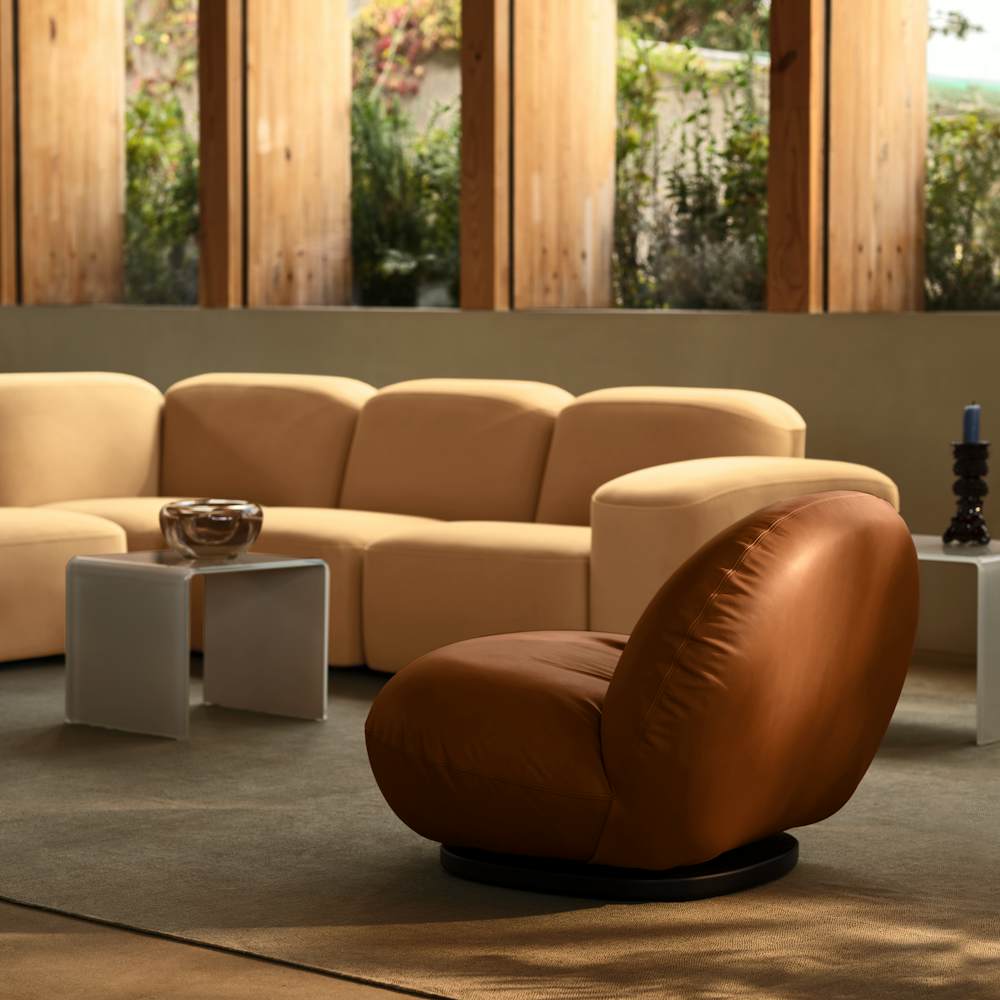 Pacha Chair in Saddle leather